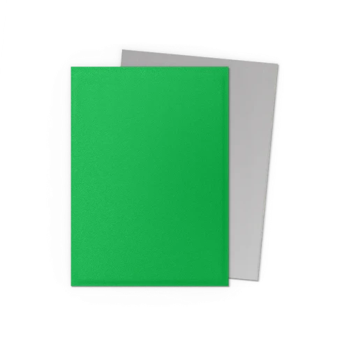 Dragon Shield Sleeves Apple Green &amp; Silver (63 × 88 mm), matowe, srebrne wnętrze - 100 szt._2.webp
